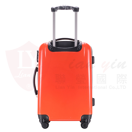 Camper 印花行李箱 