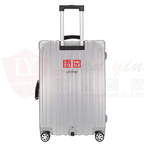 UNIQLO直噴印刷鋁框行李箱
